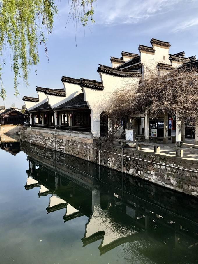 逃出巫婆屋